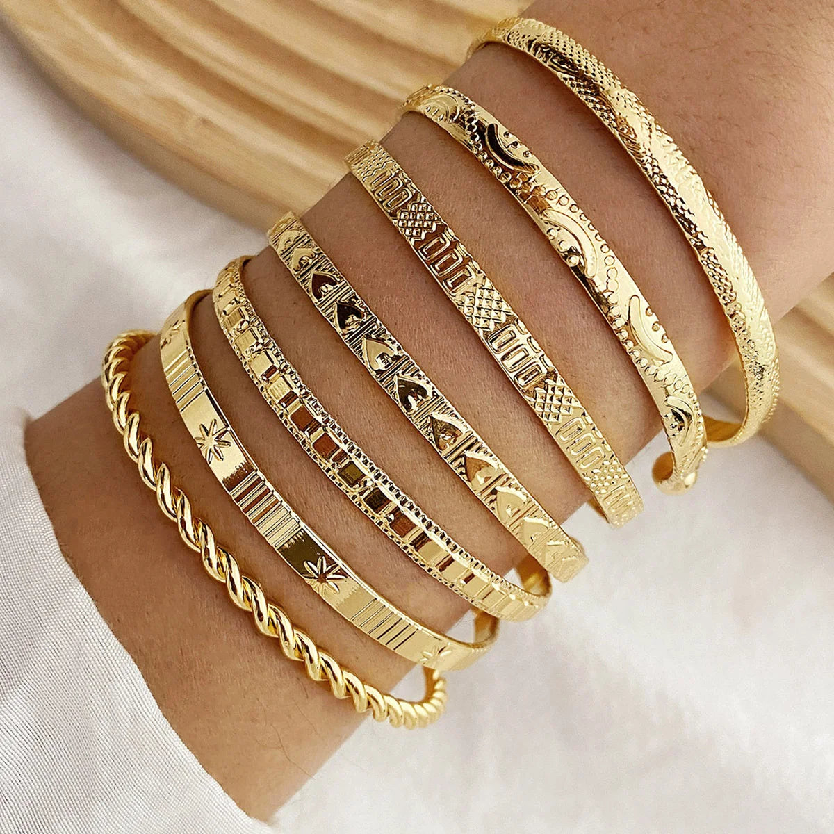 7pcs / set retro gold    Bracelet fashion.